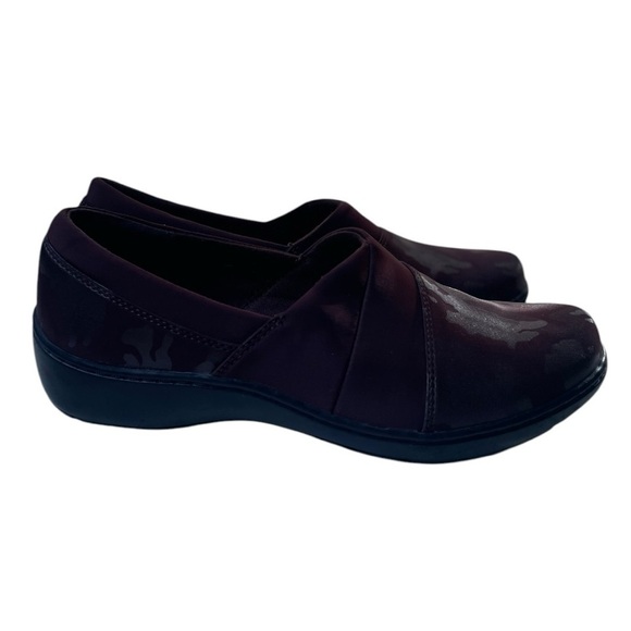 Clarks Women’s Cora Heather Burgundy Slip On Loafers - Picture 4 of 9